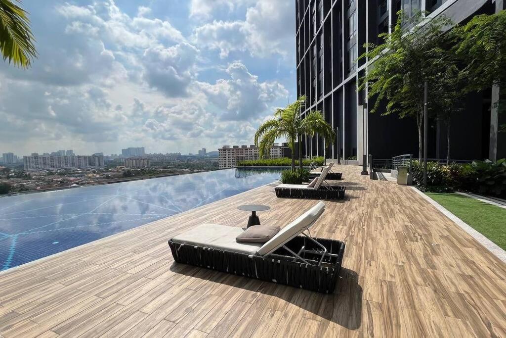 Mt Stay @ Aera Residence Petaling Jaya Exterior photo